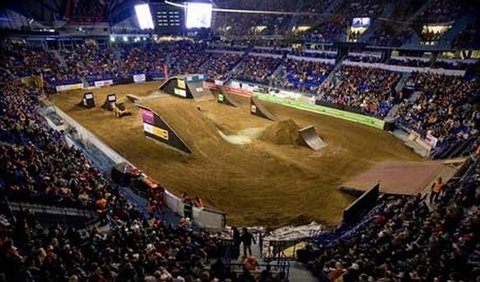 425401_freestyle-kings-kosice-arena-motocross-motokros-crop