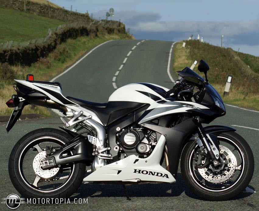 07_Honda_CBR600RR_d1-017